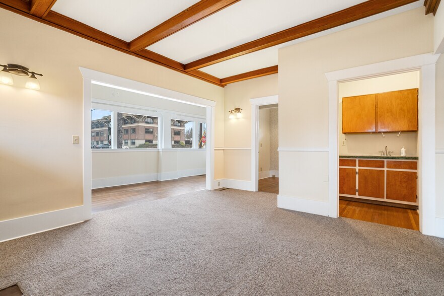 More Photos Of 2814 S Grand Blvd, Spokane Office For Lease