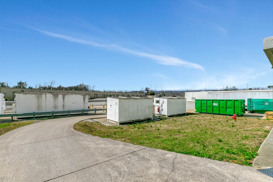 More Photos Of 3720 Amnicola Hwy, Chattanooga Unknown For Lease