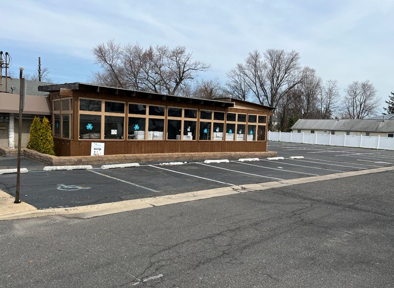 More Photos Of 910 Union Ave, Union Beach Restaurant For Sale