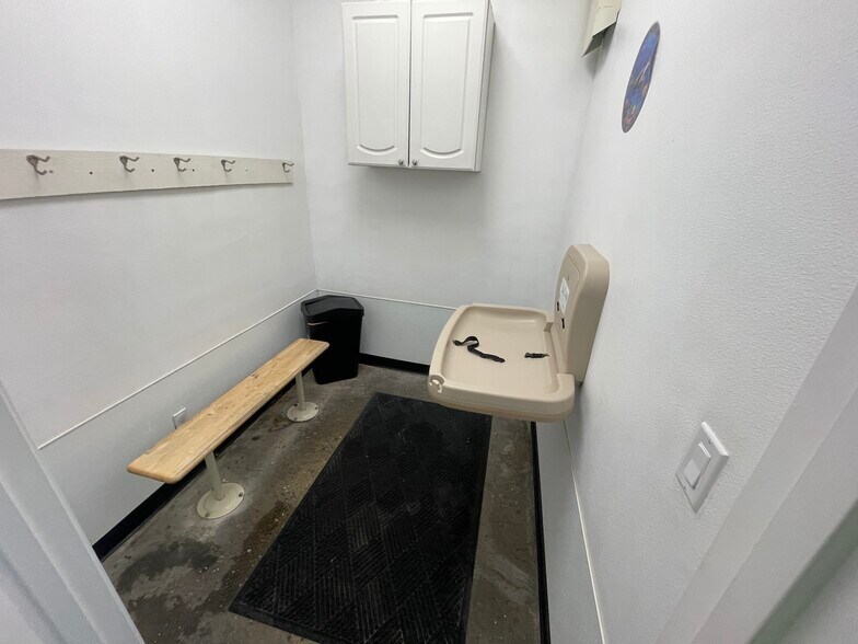 More Photos Of 1722 E Rose Ave, Orange Office For Sale