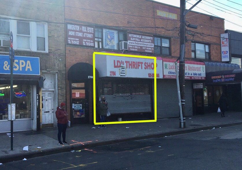 More Photos Of 2702-2704 E Tremont Ave, Bronx Storefront Retail Office For Lease