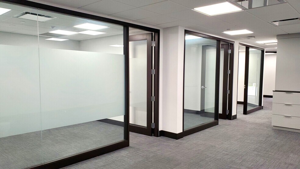 More Photos Of 2000 Glades Rd, Boca Raton Office For Lease