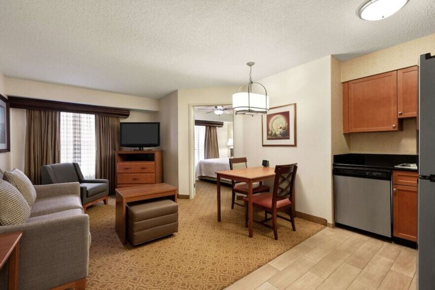 More Photos Of 9169 Markville Dr, Dallas Hotel For Sale