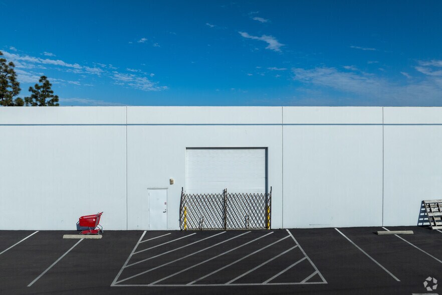 More Photos Of 7089-7091 Belgrave Ave, Garden Grove Manufacturing For Lease