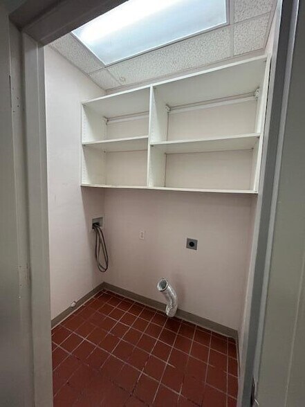 More Photos Of 7334 Crater Lake Hwy, White City Storefront For Lease