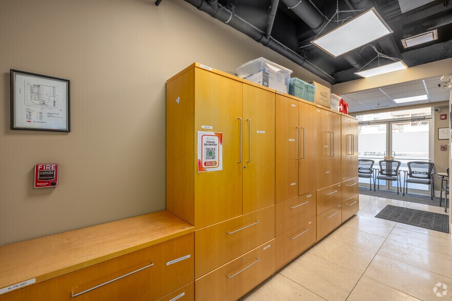 More Photos Of 1406 Centre St NE, Calgary Apartments For Sale