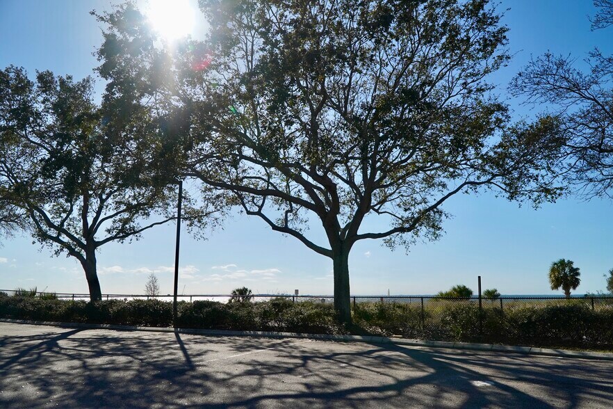 More Photos Of 5850 W Cypress St, Tampa Office For Lease