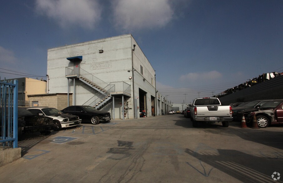 More Photos Of 11623 Sheldon St, Sun Valley Auto Salvage Facility For Lease