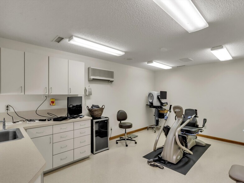 More Photos Of 540 Hospital Dr, Clyde Healthcare For Sale