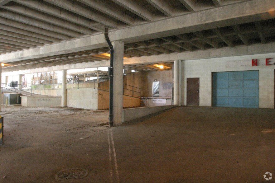 More Photos Of 142 S Main St, High Point Storefront For Sale