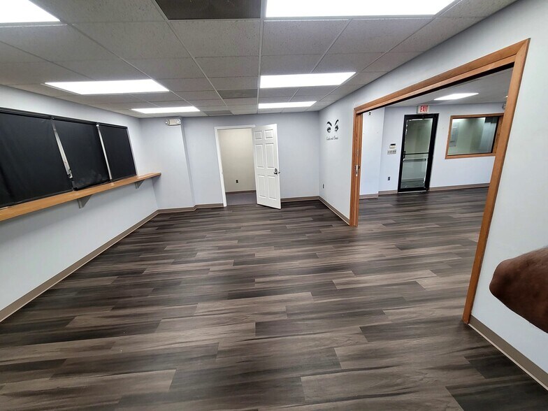 More Photos Of 351 Merline Rd, Vernon Medical For Lease