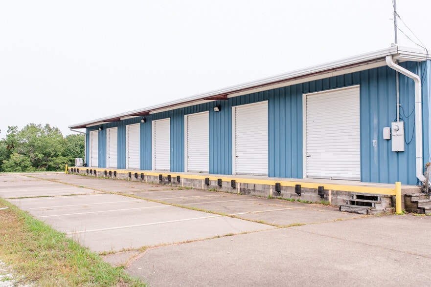 More Photos Of 3956 Staunton Tpke, Parkersburg Light Distribution For Lease