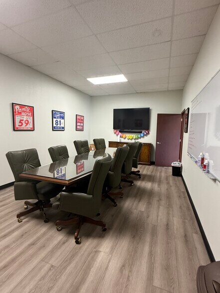 More Photos Of 909 W 70th St, Shreveport Warehouse For Sale