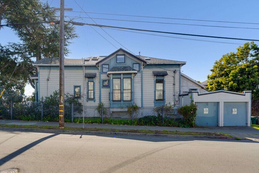 More Photos Of 1847-1849 6th Ave, Oakland Apartments For Sale