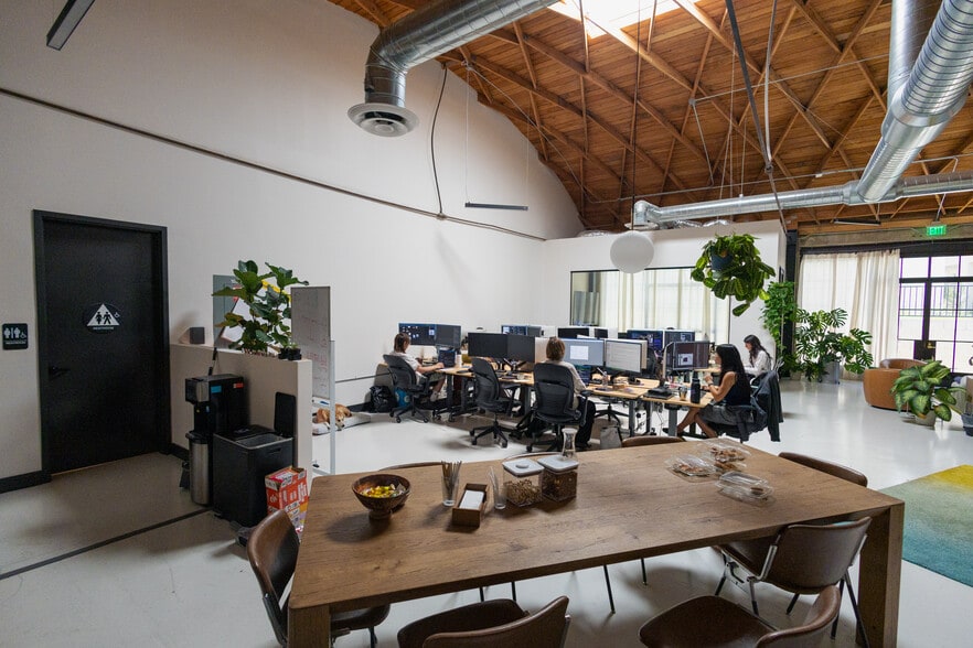 More Photos Of 1801 Blake Ave, Los Angeles Flex For Sale