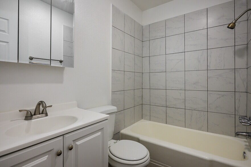 More Photos Of 1076-1112 Sierra Vista Dr, Las Vegas Apartments For Sale