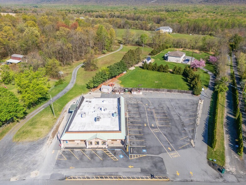 More Photos Of 232 W Moorestown Rd, Wind Gap Restaurant For Sale