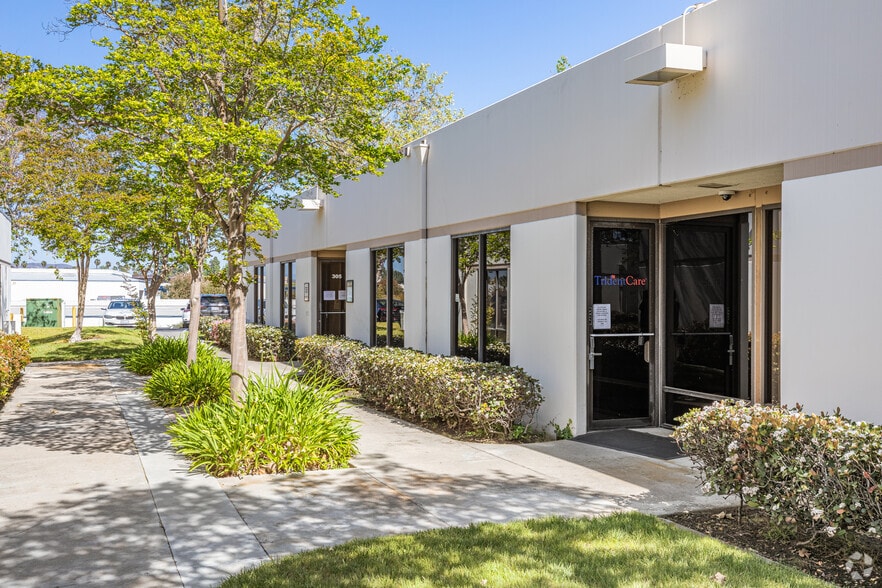 More Photos Of 7867 Convoy Ct, San Diego Unknown For Lease