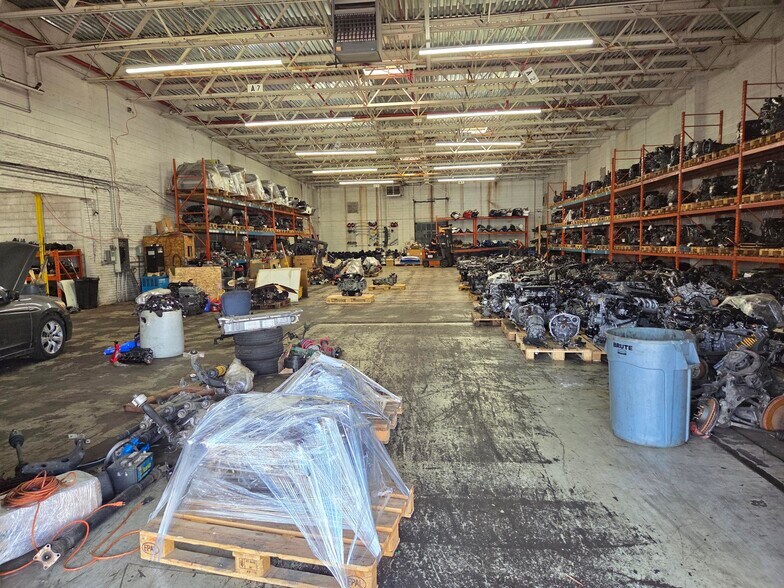 More Photos Of 263-275 Park Ave, East Hartford Warehouse For Lease
