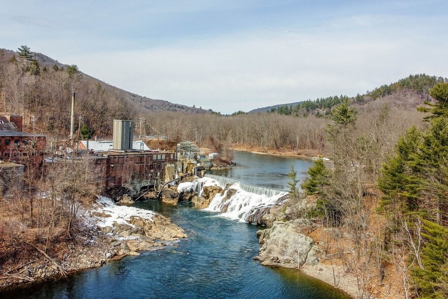 More Photos Of 1190 Huntington Rd, Huntington Manufacturing For Lease