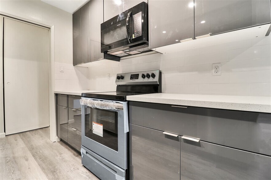 More Photos Of 630 Masonic Way, Belmont Apartments For Sale