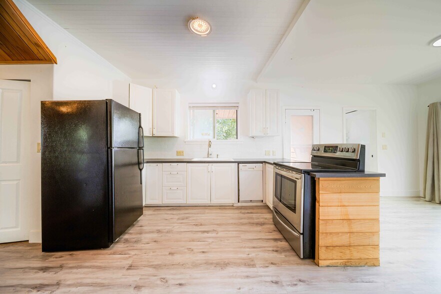 More Photos Of 2475 Mt Lehman Rd, Abbotsford Flex For Sale