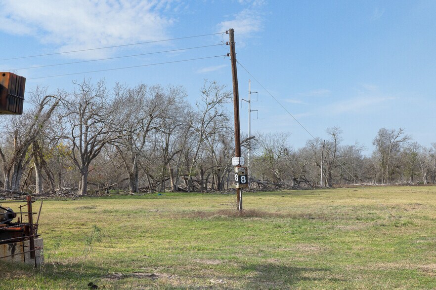 More Photos Of 1144 Treetop ln, Luling Land For Sale