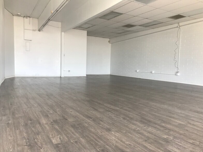 More Photos Of 8385 W Grand Ave, Peoria General Retail For Sale