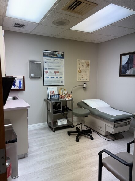 More Photos Of 2400 Harbor Blvd, Port Charlotte Medical For Sale