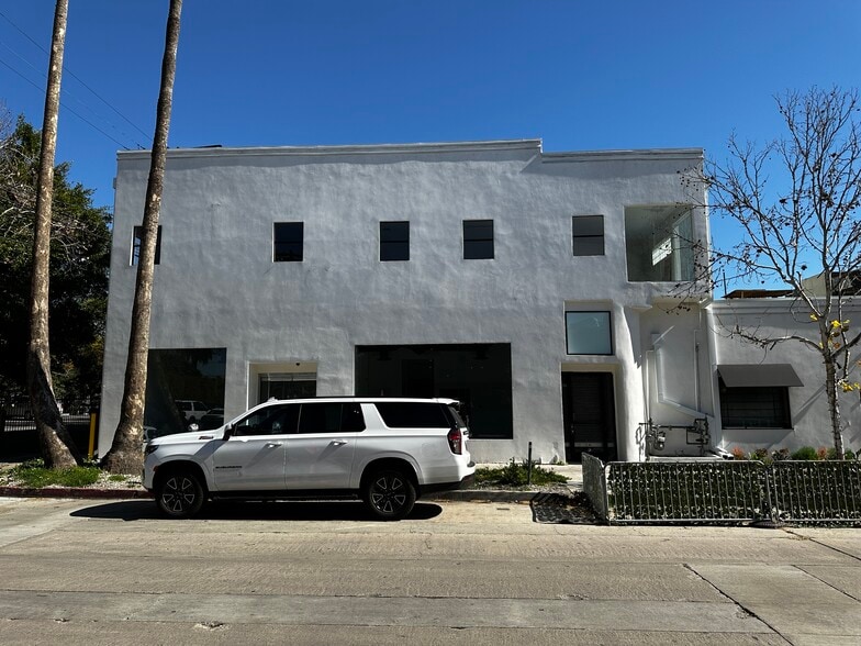 More Photos Of 314 N Harper Ave, Los Angeles Storefront Retail Office For Lease