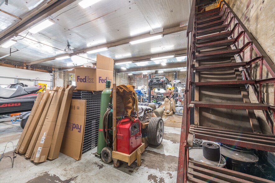 More Photos Of 2030 Broadview Rd, Cleveland Storefront For Sale