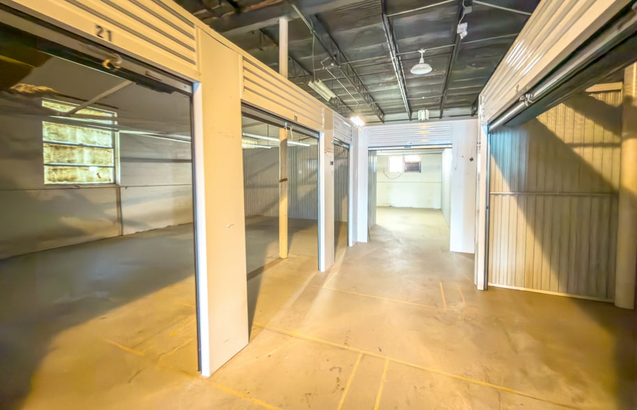 More Photos Of 6704 Williamson Rd, Hollins Storefront For Sale