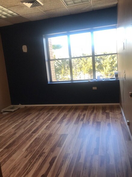 More Photos Of 1615 Northern Blvd, Manhasset Office For Lease