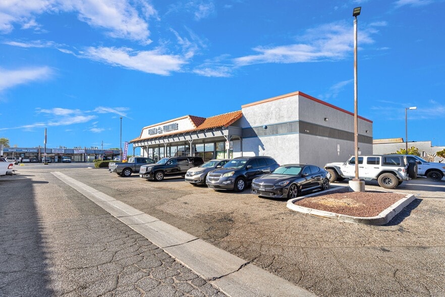 More Photos Of 14741 7th St, Victorville General Retail For Sale