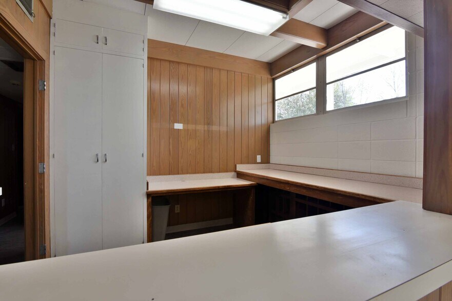 More Photos Of 500 N Jefferson St, Albany Medical For Sale