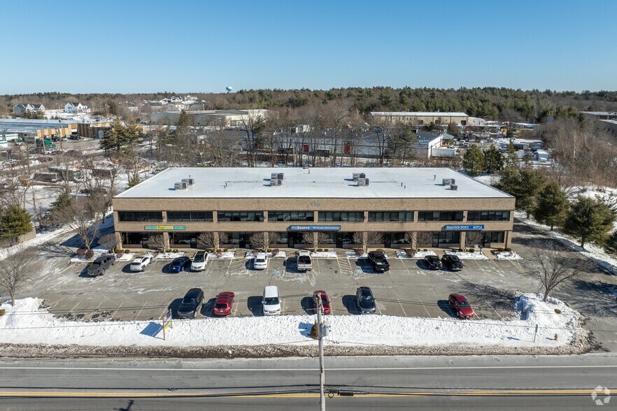 More Photos Of 956 Turnpike St, Canton Showroom For Lease