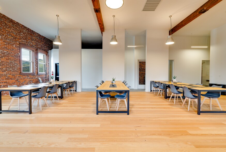 More Photos Of 315 Oak St, Hood River Loft Creative Space For Sale