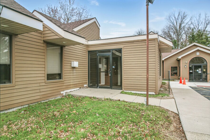 More Photos Of 2000 Green St, Farrell Medical For Lease