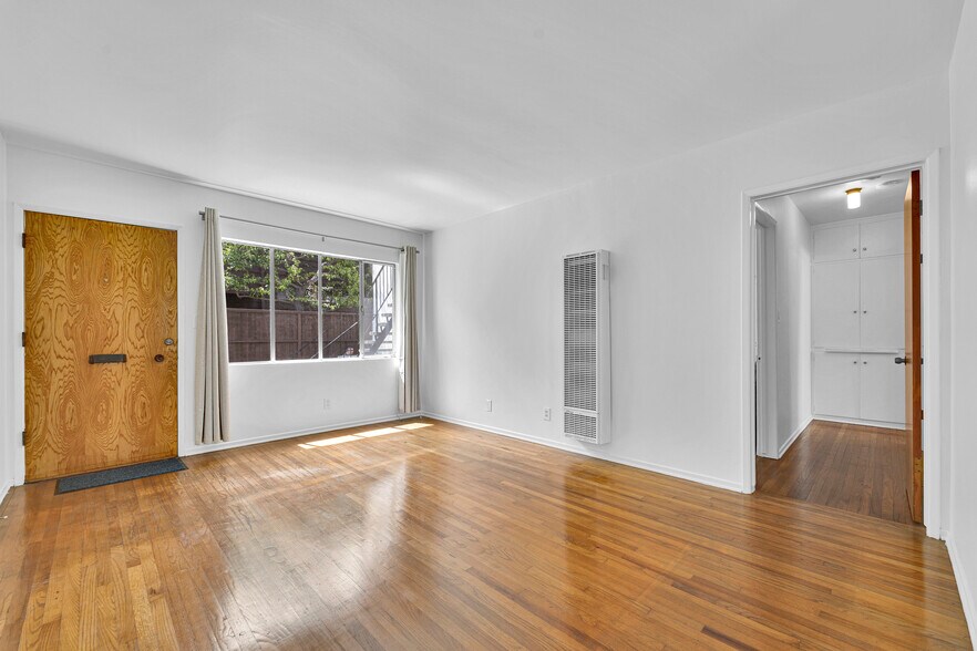 More Photos Of 938 15th St, Santa Monica Apartments For Sale