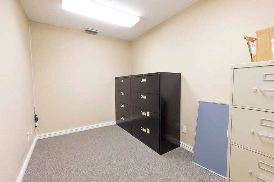 More Photos Of 1203 SE 9th Ter, Cape Coral Light Distribution For Lease