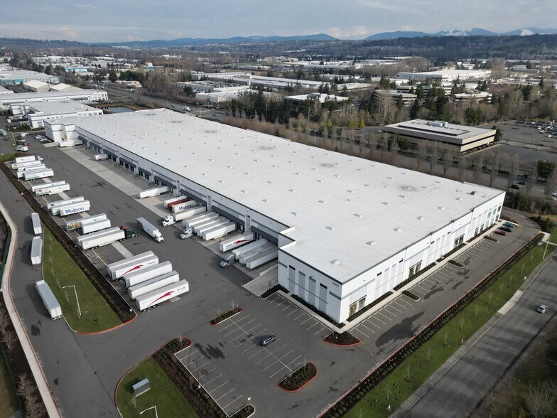 More Photos Of West Valley Hwy, Kent Distribution For Lease