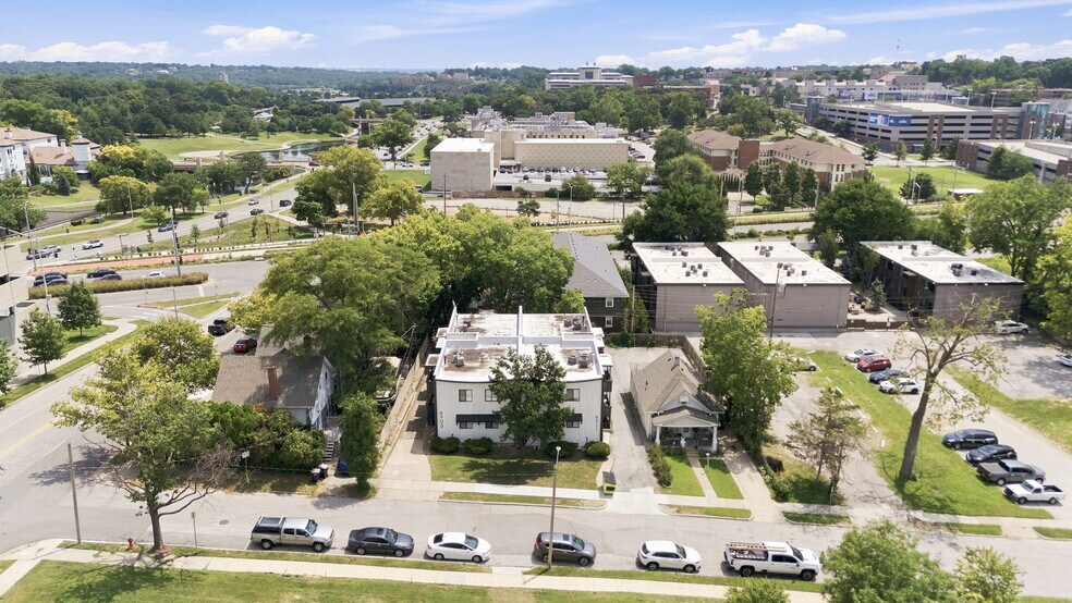 More Photos Of 4911 Walnut St, Kansas City Apartments For Sale