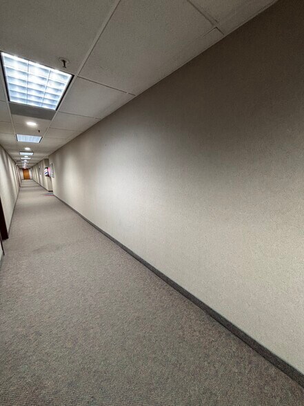 More Photos Of 456 Fulton St, Peoria Office For Sale