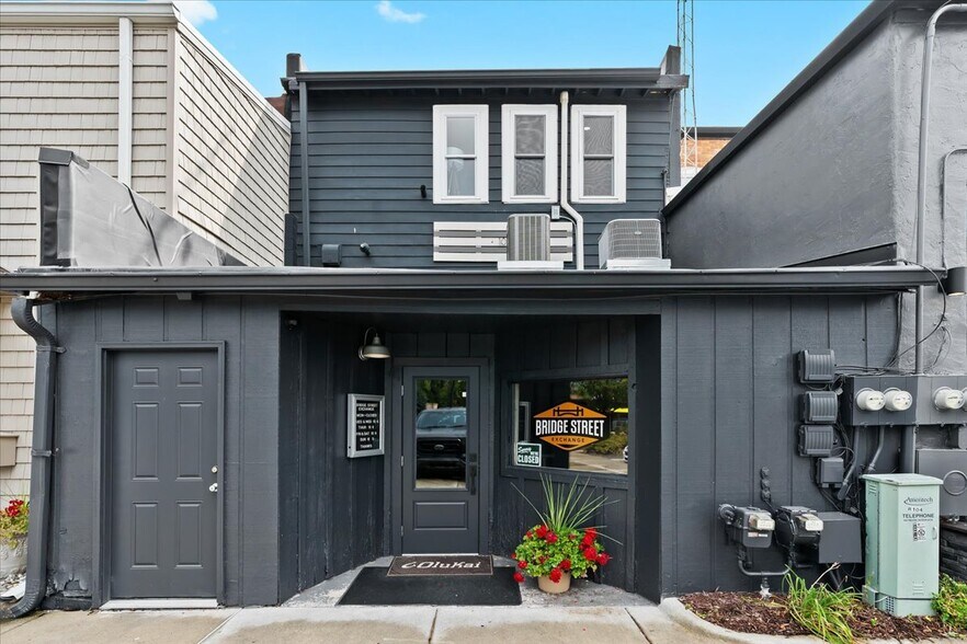 More Photos Of 104 S Leroy St, Fenton Storefront Retail Residential For Sale