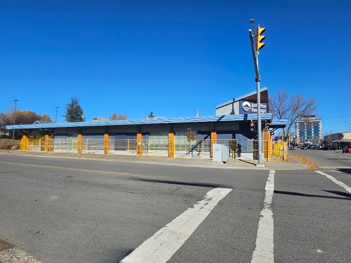 More Photos Of 879 Victoria St, Prince George Office For Sale