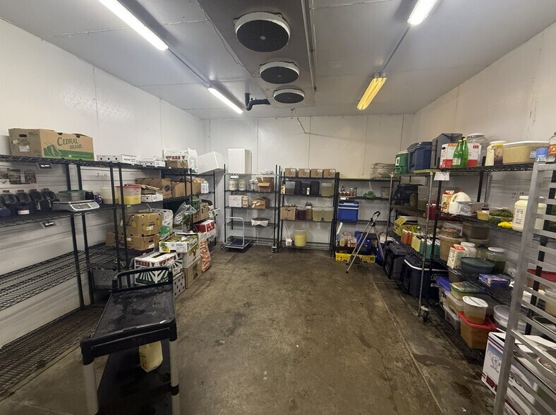 More Photos Of 16708 Picadilly Ct, Round Rock Warehouse For Lease