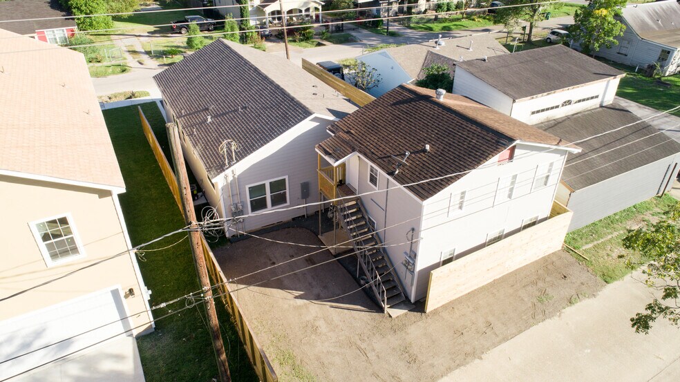 More Photos Of 2620 Delafield St, Houston Apartments For Sale