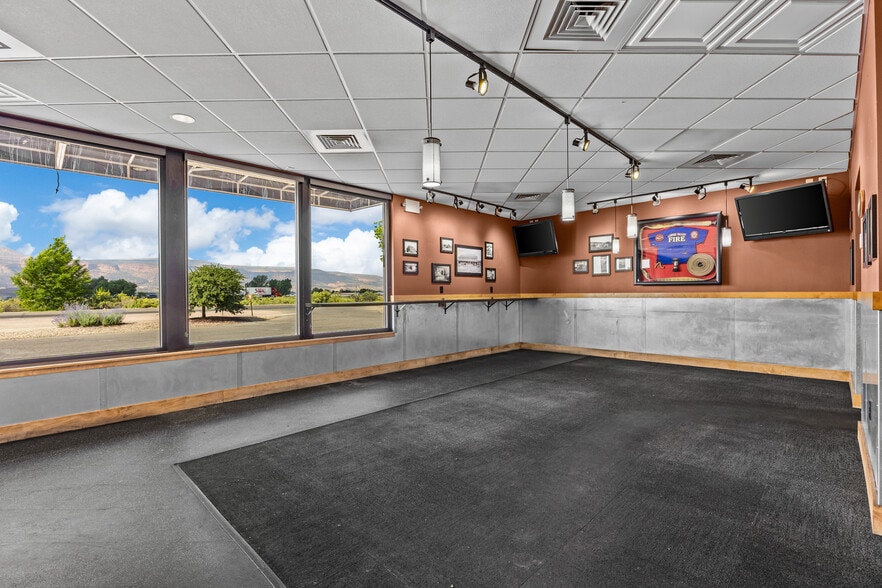 More Photos Of 1041 Highway 6 And 50, Fruita Fast Food For Sale