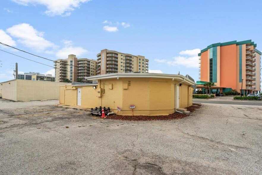 More Photos Of 2006 S Atlantic Ave, Daytona Beach Shores Freestanding For Lease