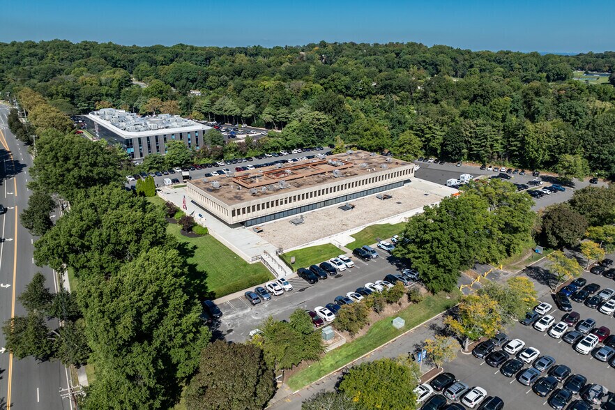 More Photos Of 2500 Marcus Ave, Lake Success Service For Lease